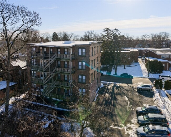 Building Photo - 92 Woodside Terrace