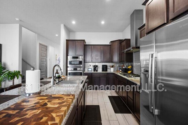Building Photo - 1551 Corta Corona