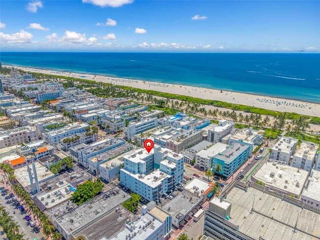 Building Photo - 720 Collins Ave