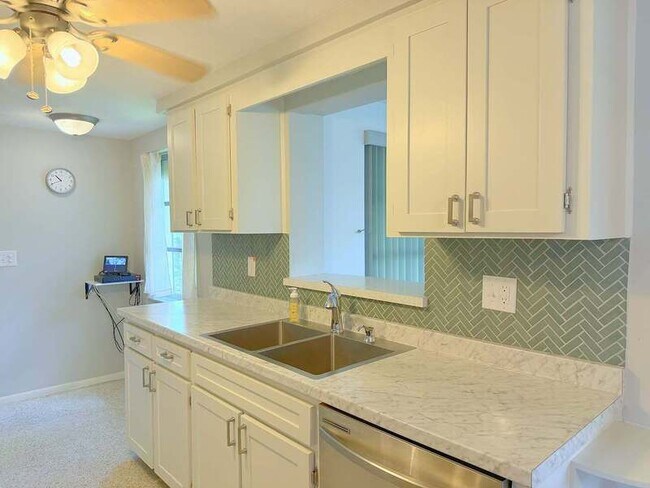 Building Photo - 5239 Eagle Dr