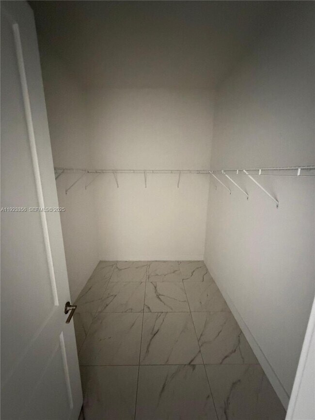 Building Photo - 4321 SW 173rd Ave