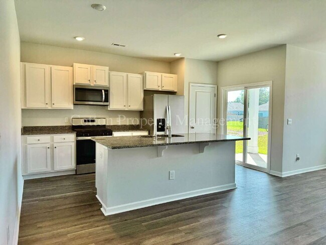 Building Photo - 816 Delta Ct