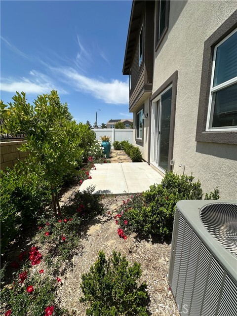 Building Photo - 30027 Sunset Pier Dr