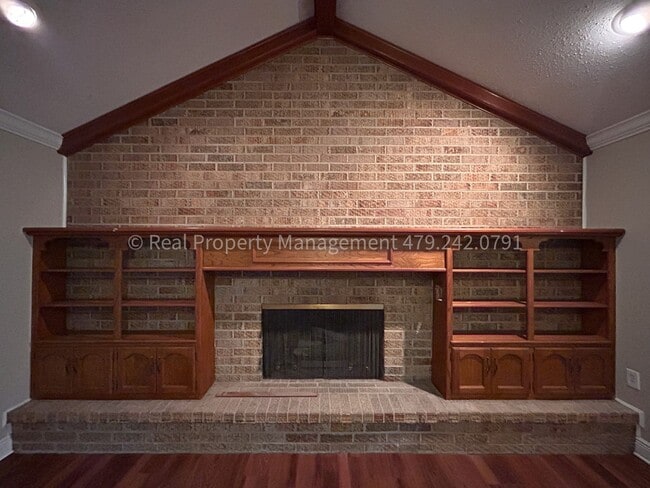 Building Photo - 3301 S 27th St