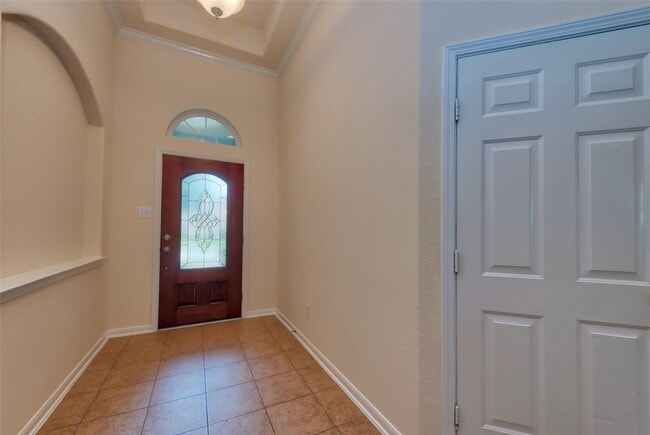 Building Photo - 6906 Patterson Dr