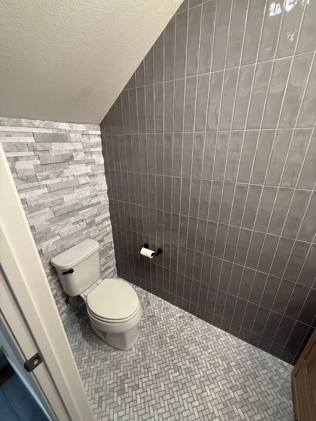 Building Photo - 2 bed | 2.5 bath | 1302 SF | 1 Car Garage | Two Story | Tenant pays $175 monthly for WS&G