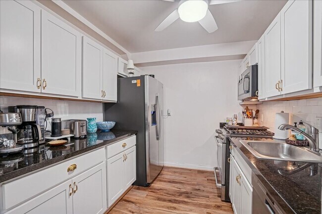 Building Photo - Large 1BR/1BA with Natural Light & Modern Finishes in Cleveland Park