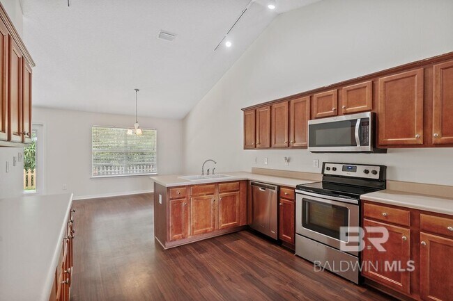 Building Photo - 157 Pemberton Loop