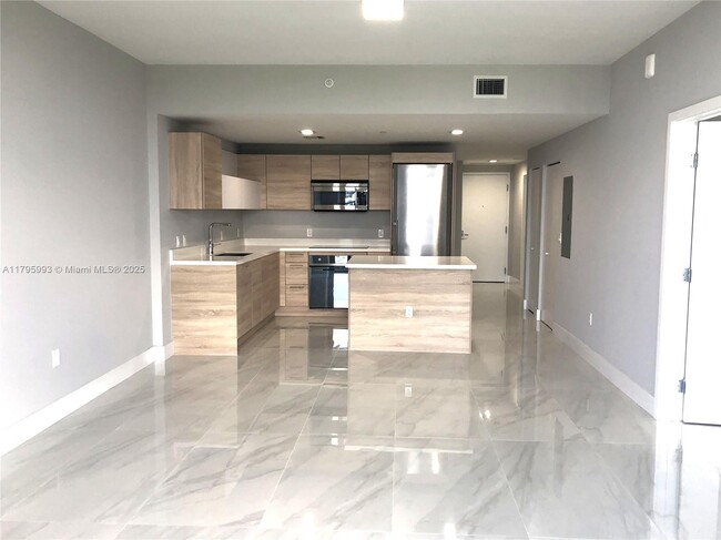 Building Photo - 16385 Biscayne Blvd