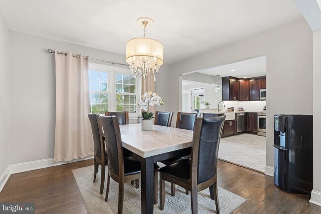 Building Photo - 5642 Jefferson Blvd