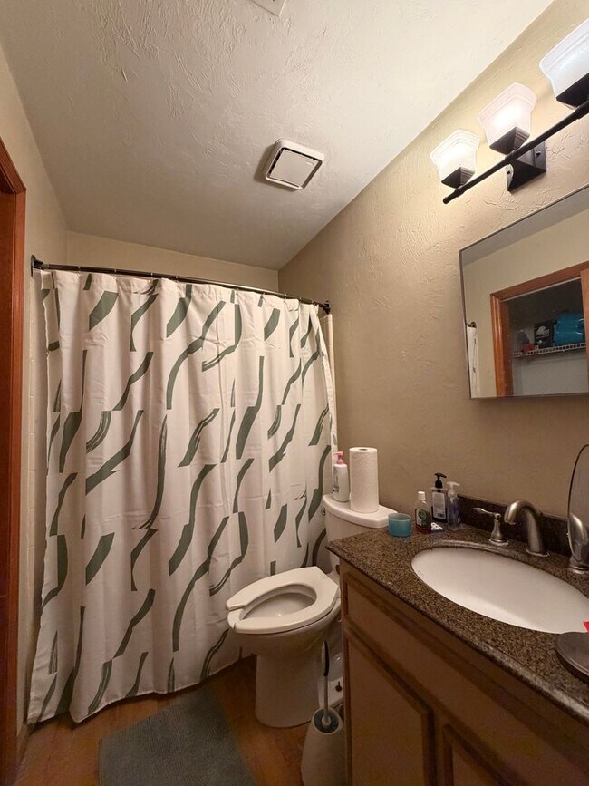 Building Photo - 2 Bed/ 2 Bath Near FSU