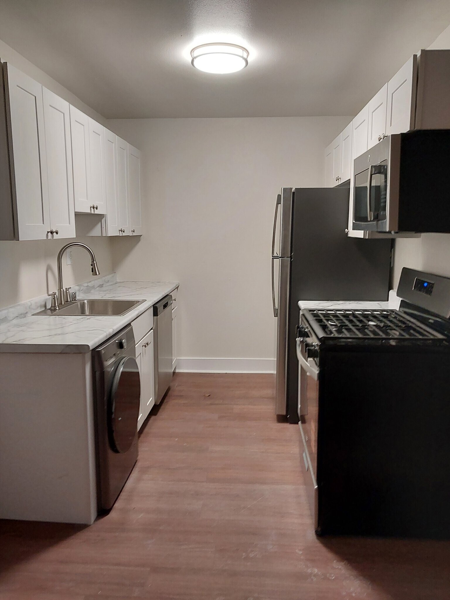 Building Photo - 519 Sunnyslope Dr