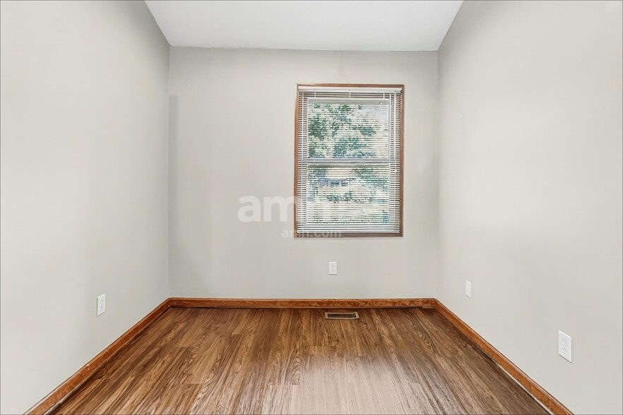 Building Photo - 1430 Belvo Estates Dr