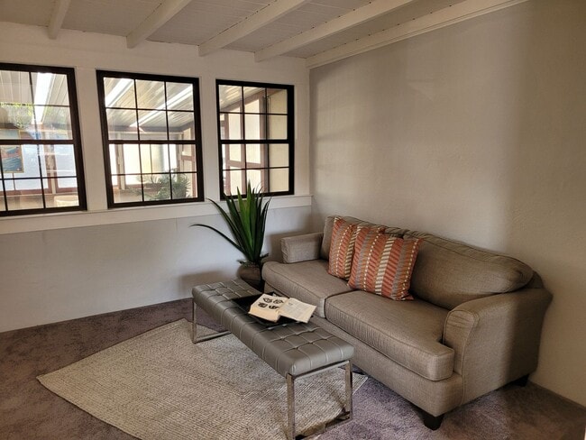 Building Photo - Charming 3 bedroom House in San Bruno