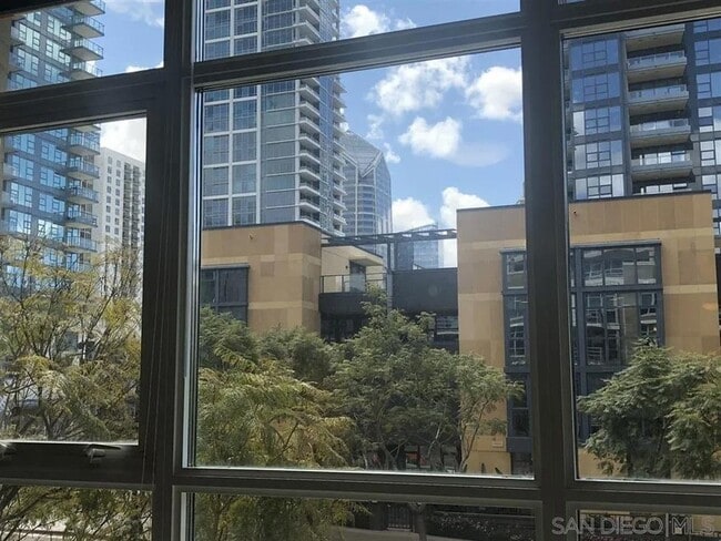 Building Photo - 1431 Pacific Hwy