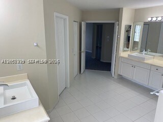 Building Photo - 2101 SW 176th Ave