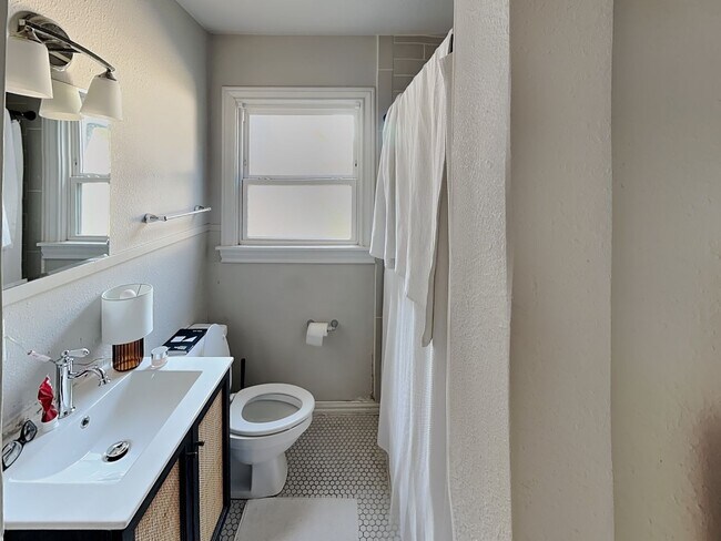 Building Photo - Updated & Modern Home Built in 1940's this...