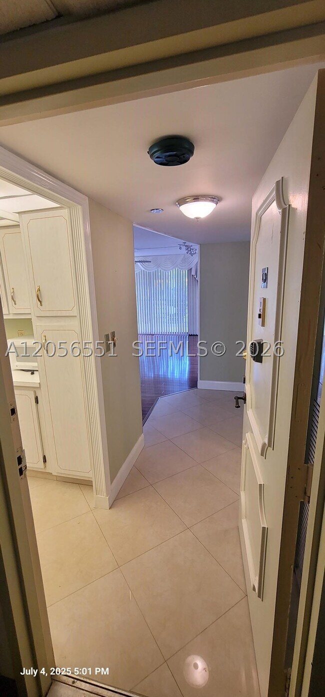 Building Photo - 1300 St Charles Pl