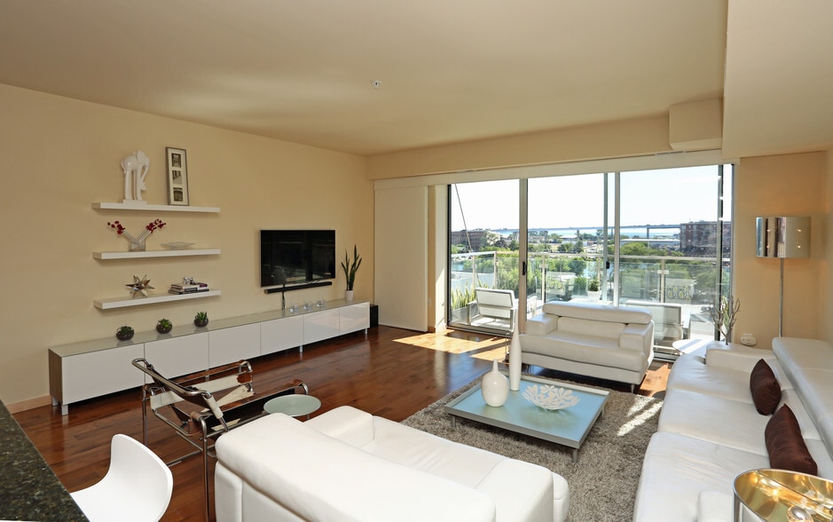 Oregon Apartments 221 E Oregon St Milwaukee WI 53204 Apartment Finder