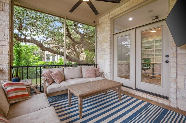 Building Photo - 601 Scenic Path