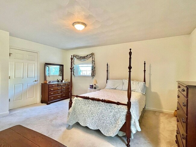 Building Photo - 4946 Appletree Dr