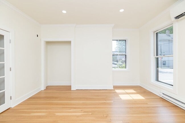 Building Photo - 77 Princeton St