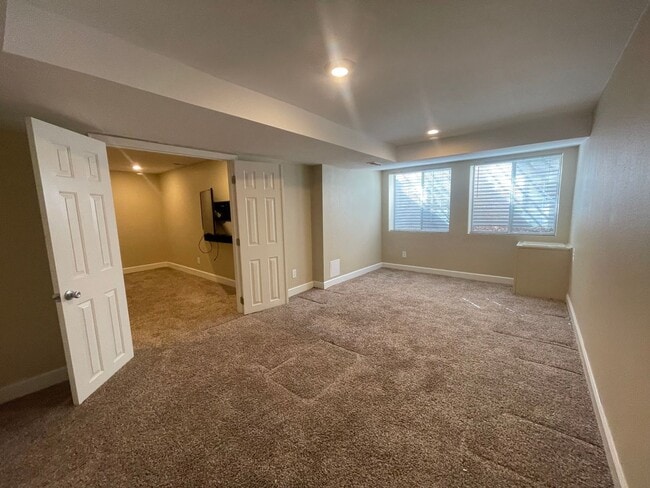 Building Photo - $0 DEPOSIT OPTION. LUXURIOUS 3BED/3.5 BATH...