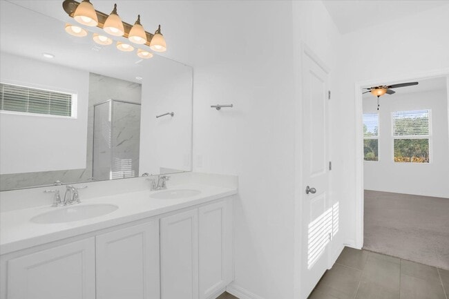 Building Photo - 591 Steerview St