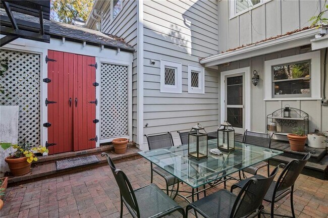 Building Photo - 4 Ansley Dr NE