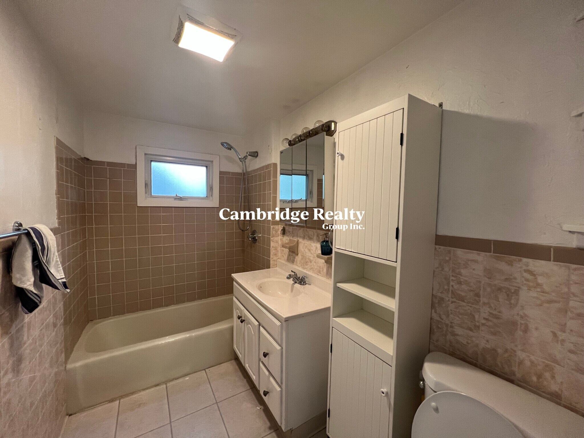 Building Photo - 15 Hudson St