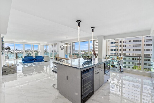 Building Photo - 2100 S Ocean Dr