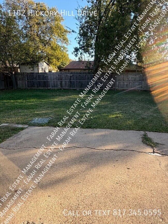 Building Photo - 1102 Hickory Hill Dr