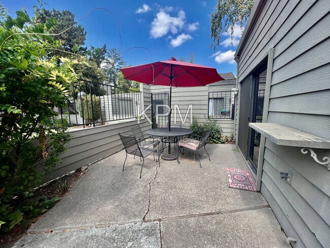 Building Photo - 6829 Mill Springs Ct