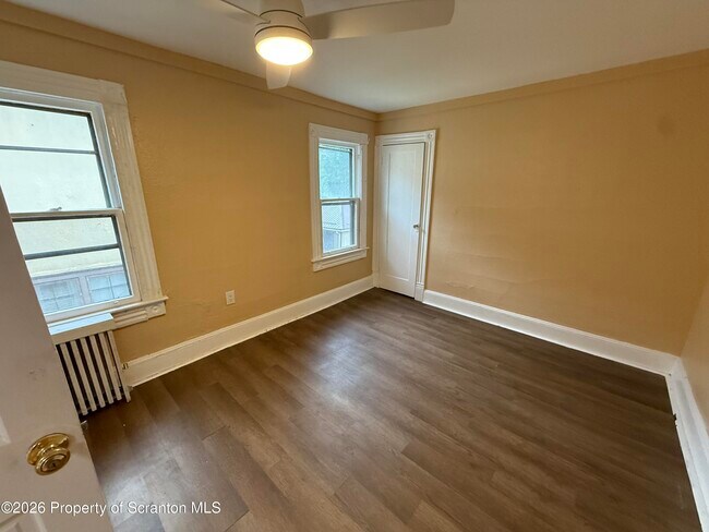 Building Photo - 1008 Fisk St