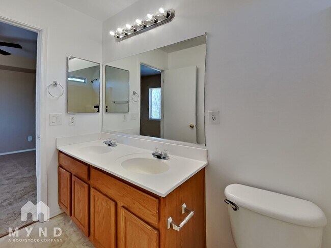 Building Photo - 12510 W Charter Oak Rd