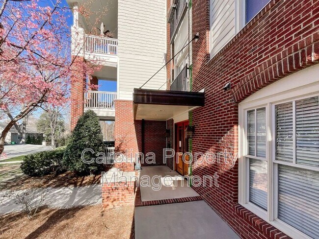 Building Photo - 518 Clarice Ave