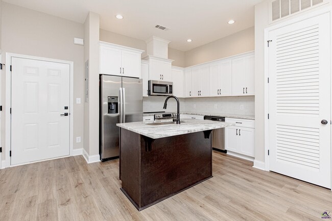 Building Photo - 1013 Northside Dr