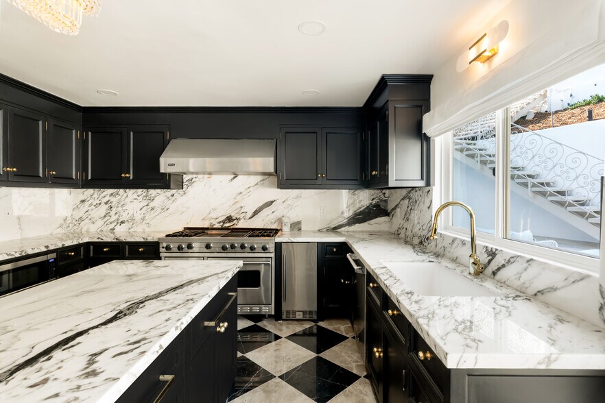 Building Photo - 9809 Beeson Dr
