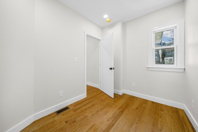 Building Photo - 74 Bunker Hill St