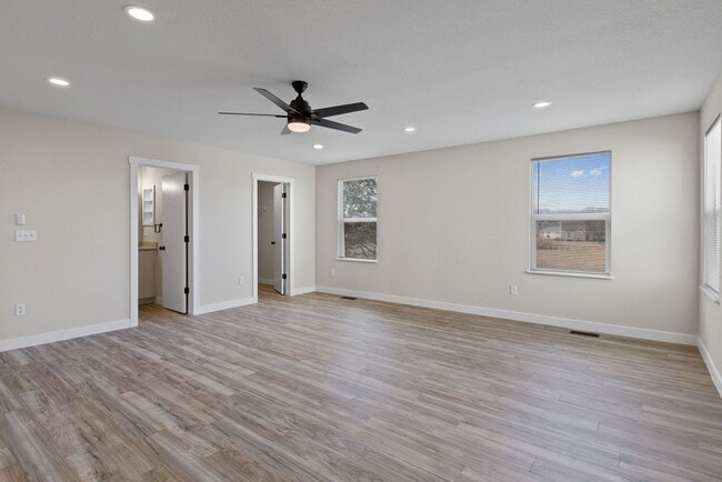 Building Photo - Beautifully Remodeled 3-Bedroom Townhome!