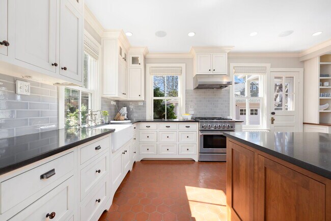 Building Photo - 89 Gibbs Ave