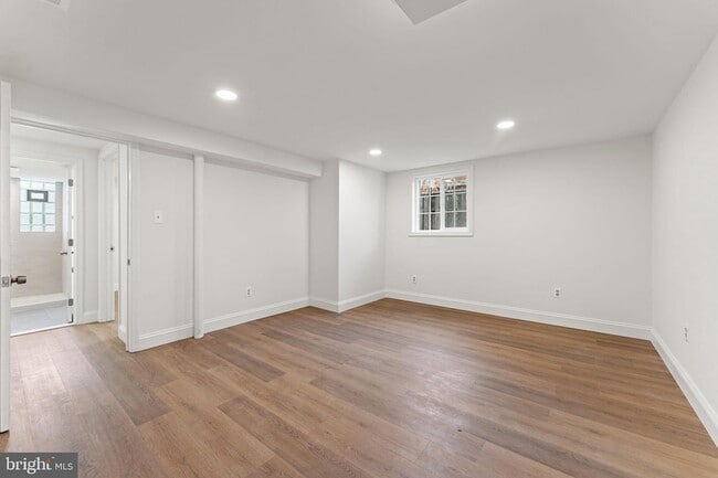 Building Photo - 7407 Kelvin Pl