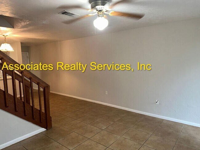 Building Photo - 2133 SW 39th Way