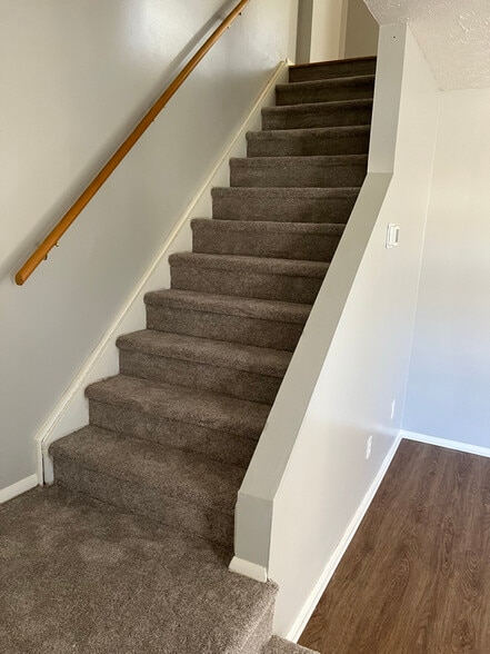 Building Photo - 1267 Rosewood Dr NE