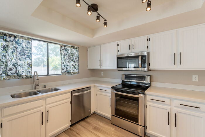 Building Photo - 5416 E Glencove St