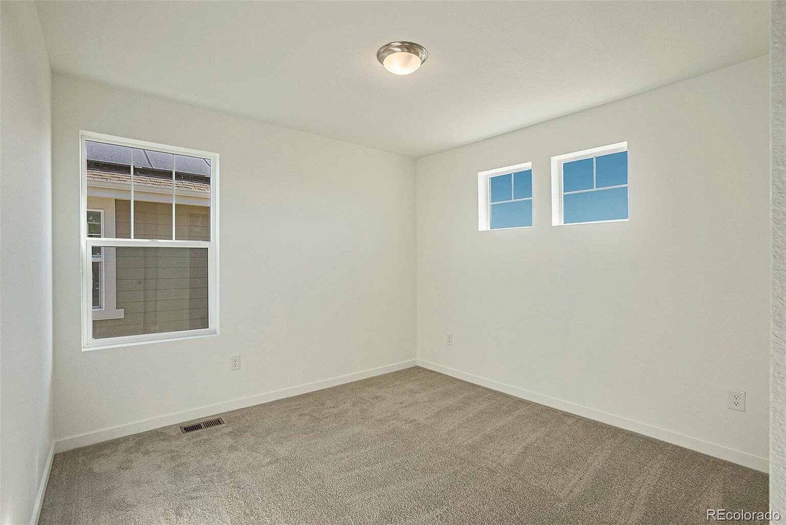 Building Photo - 650 Rob Roy Ct