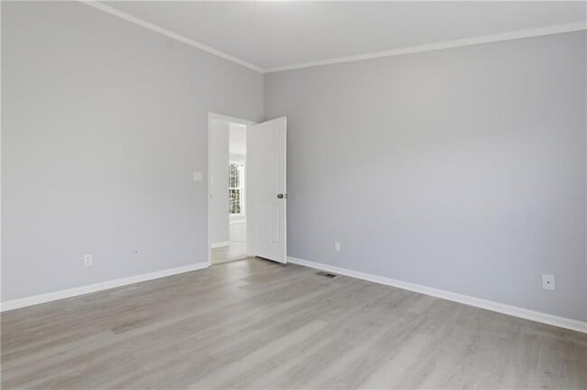 Building Photo - 5320 Long Branch Rd