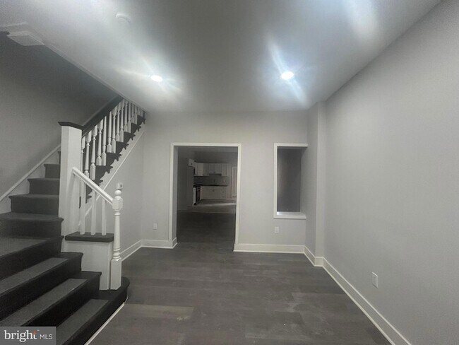 Primary Photo - 1729 W Butler St