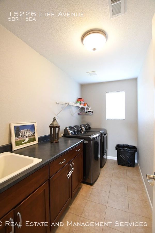Building Photo - Solterra Home for Rent!