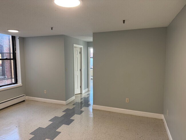 Building Photo - 46 Amesbury St
